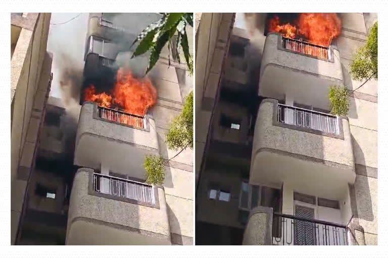 Deadly Blaze in Delhi: Father and two children die after jumping from burning building in Dwarka!