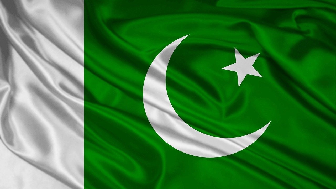 Shyam Lal students use Pakistan's flag as a floormat!