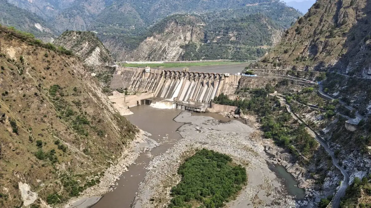 Pakistan faces sowing crisis as India restricts Chenab flow after terror attack!