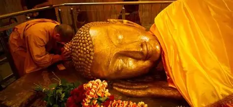UP Government Launches Buddhist & Sikh Pilgrimage Schemes with ₹10,000 Aid Per Person!