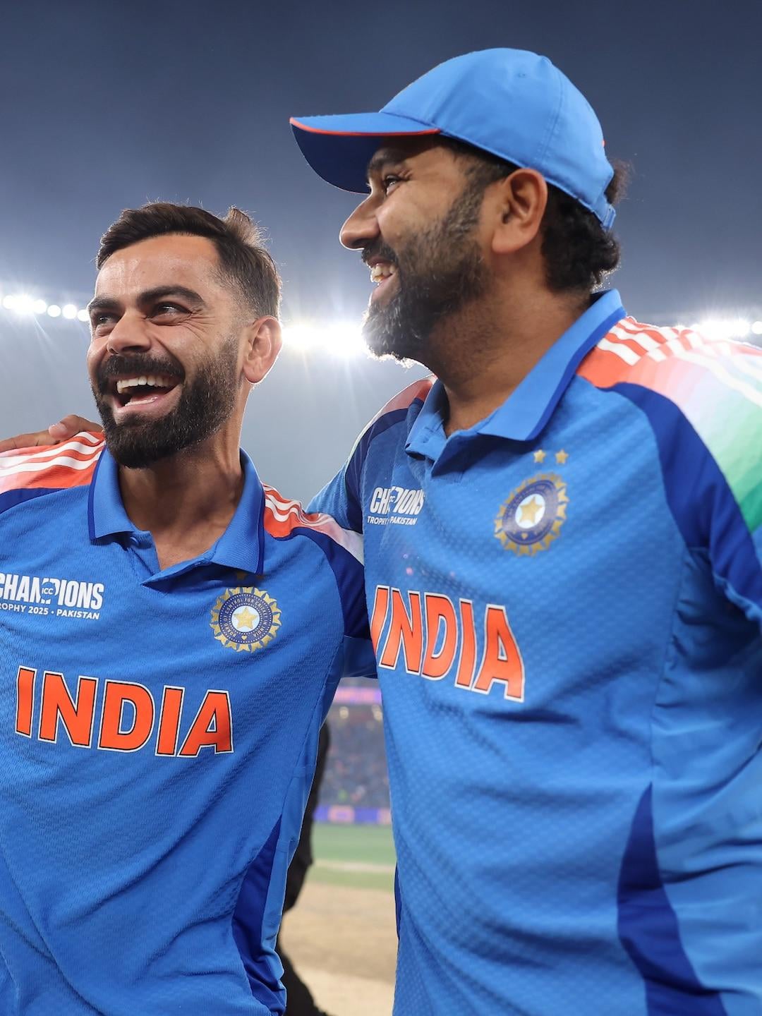 Kohli & Rohit bask in hero’s welcome in Perth, as part of possible swan-song series!