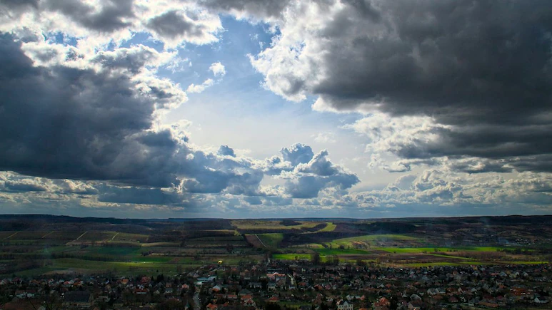 Cloud Seeding shows wins in UAE & China - But fails in India’s Capital Trials!