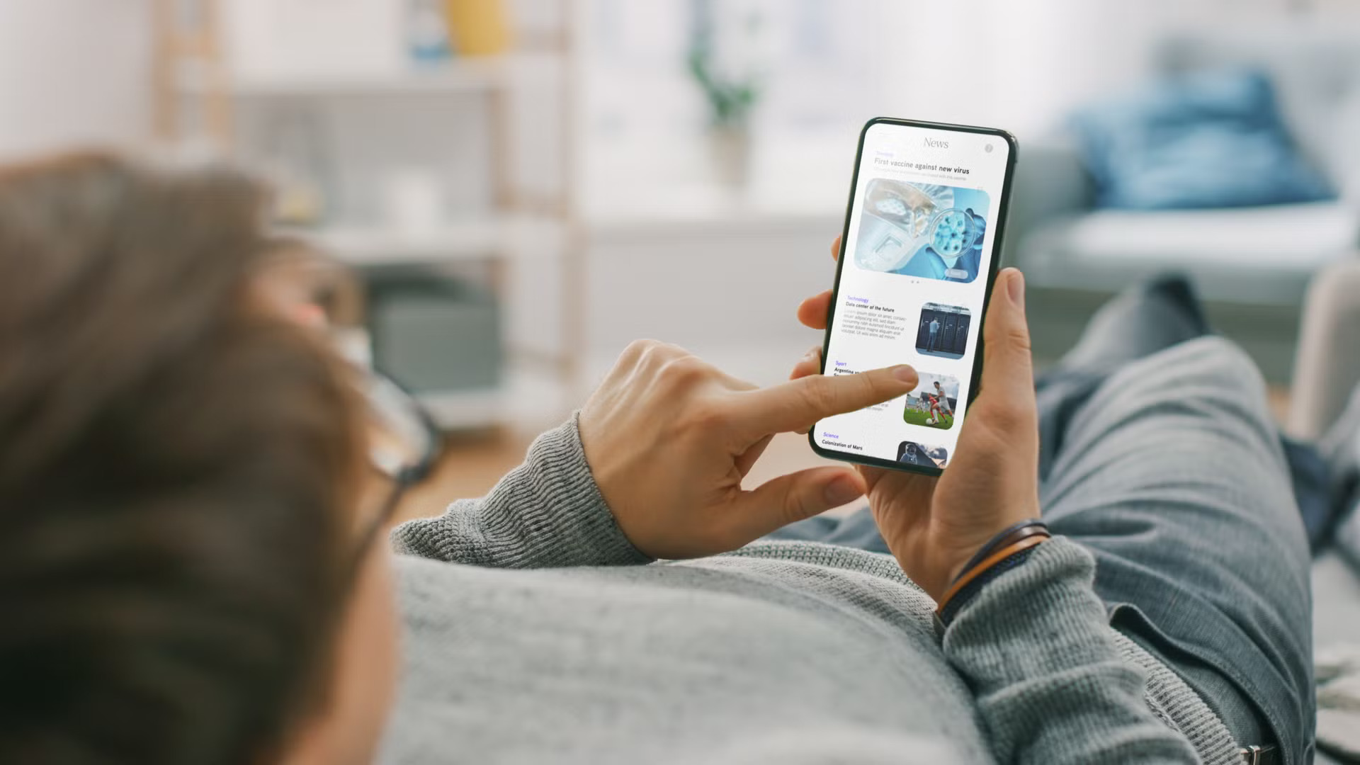 One-Hour screen-free before bed ensures deep sleep!