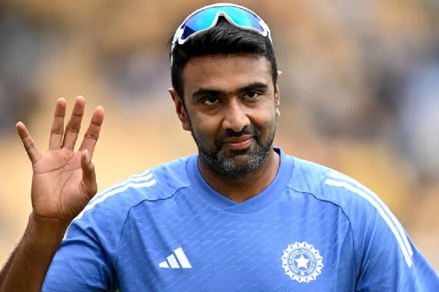 Why did R Ashwin retire during the Australia tour?