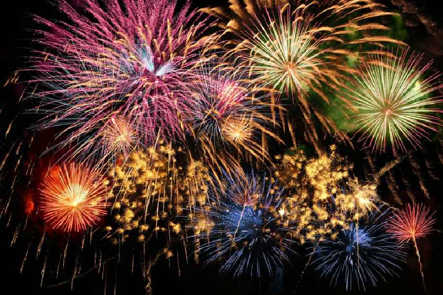 What do the Purāṇas say about burning firecrackers on Diwali?