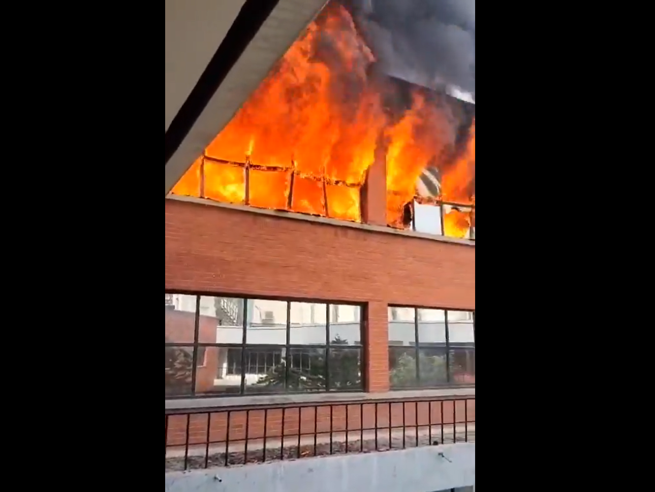 Fire breaks out at Sri Guru Gobind Singh College library in Pitampura