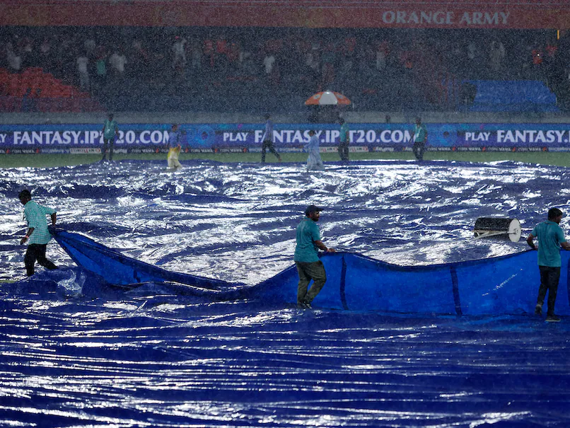 Rain Halts SRH vs DC After DC's Recovery!