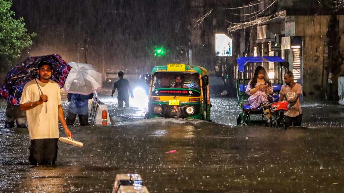 Delhi: Worst May Rain in Decades Paralyzes Roads & Airports- Stay Alert!